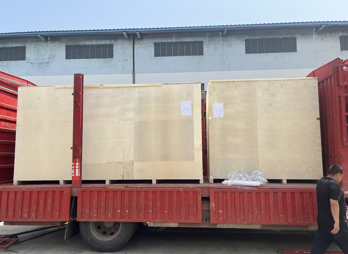 Qingben Environmental Technology exporta prensas de parafuso e equipamentos de dosagem para a Itália